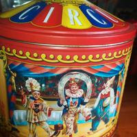 Battistero panettone contenitore latta World Circu