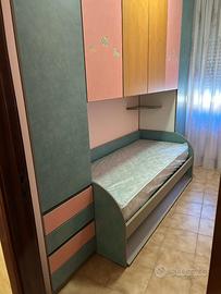 Cameretta a ponte con letto e armadio