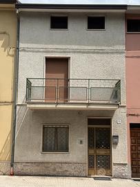 Villetta a schiera cielo-terra con giardino