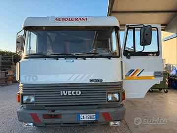 Camion con gru Iveco Fiat 145-17