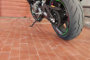 Aprilia tuono 660 factory
