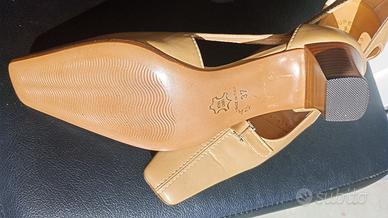 Sandalo beige elegante