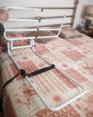 Sponda letto per anziani.