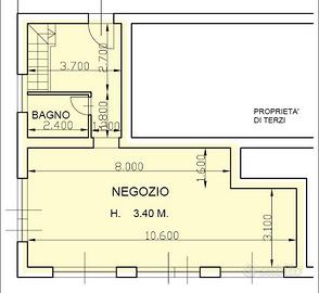 Negozio 4 Vetrine ad angolo