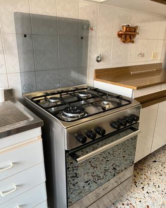 Macchina Cucina Fuochi con forno Piano cottura
