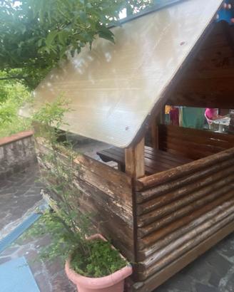 CASETTA IN LEGNO DA ESTERNO con panche e tavolino