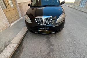 Lancia y