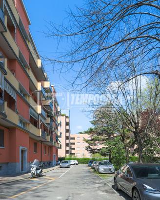 QUADRILOCALE CON DUE BALCONI E POSTO AUTO