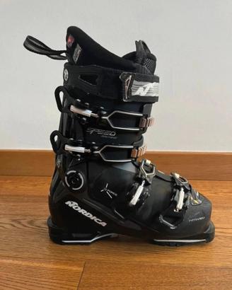 Scarponi scii donna Nordica