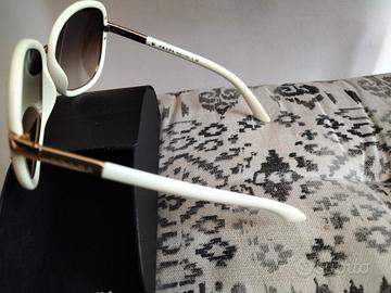 Occhiali da sole marca Prada