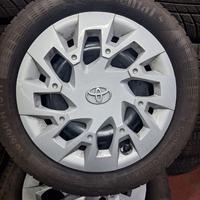 Treno gomme e cerchi originali Toyota Aygo