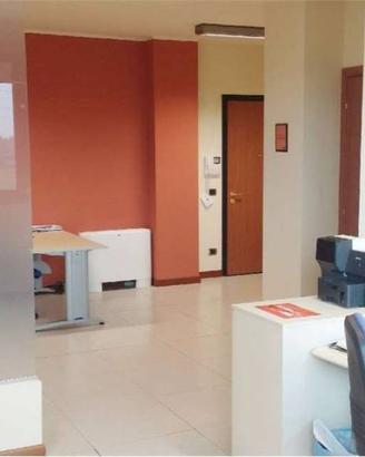 Immobile di 120 m² con più di 5 locali a Reggio Em