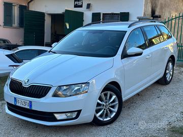 Skoda OCTAVIA 1.6 TDI CR 110 CV DSG