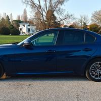 Alfa Giulia 2.2d Business AT8  150cv 