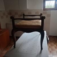 seduta in legno e alcantara