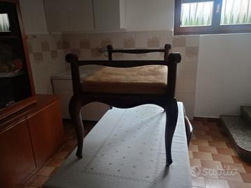 seduta in legno e alcantara