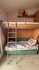 Letto a castello con letto divano