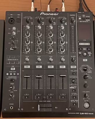Consolle  DJ  + 2200 vinili + libreria Kallax