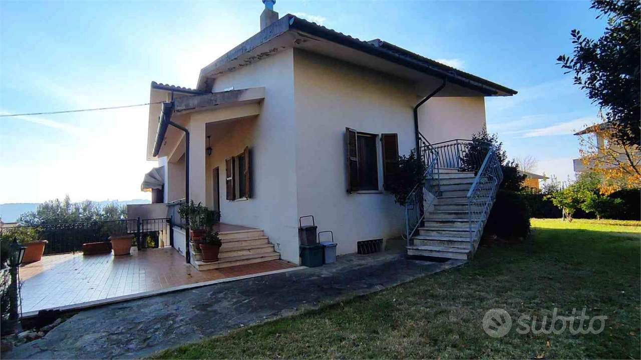 CASA SINGOLA di Mq. 560, GIARDINO E DOPPIO APPARTA - Vista 2