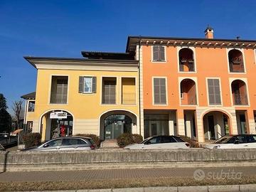 Attività / Licenza di 50 m² con 1 locale a Pandino