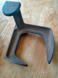 antica incudine da calzolaio 