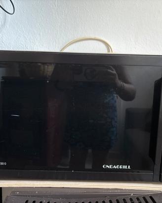 Forno a microonde con funzione grill