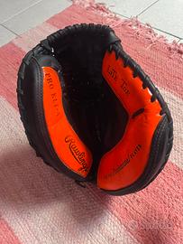 Guantone baseball