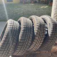 4 pneumatici invernali 165/60 R15 + cerchi