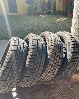 4 pneumatici invernali 165/60 R15 + cerchi