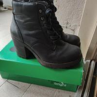 stivaletti con tacco 