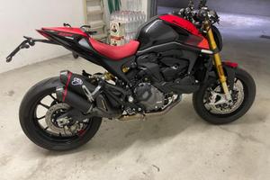 MOTO  DUCATI. MOSTER 937 SP