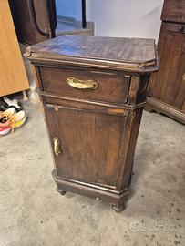 cassettiera comodino antiquariato 