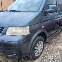 Volkswagen Transporter/Caravelle 9 posti