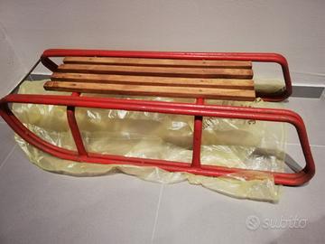 Slittino rosso in legno e metallo anni ’70