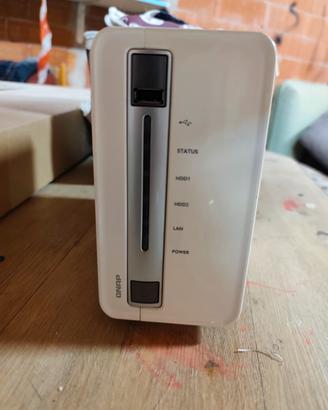 QNAP NAS TS-212P server di archiviazione