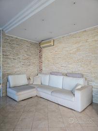 Divano sfoderabile usato 275x170 cm