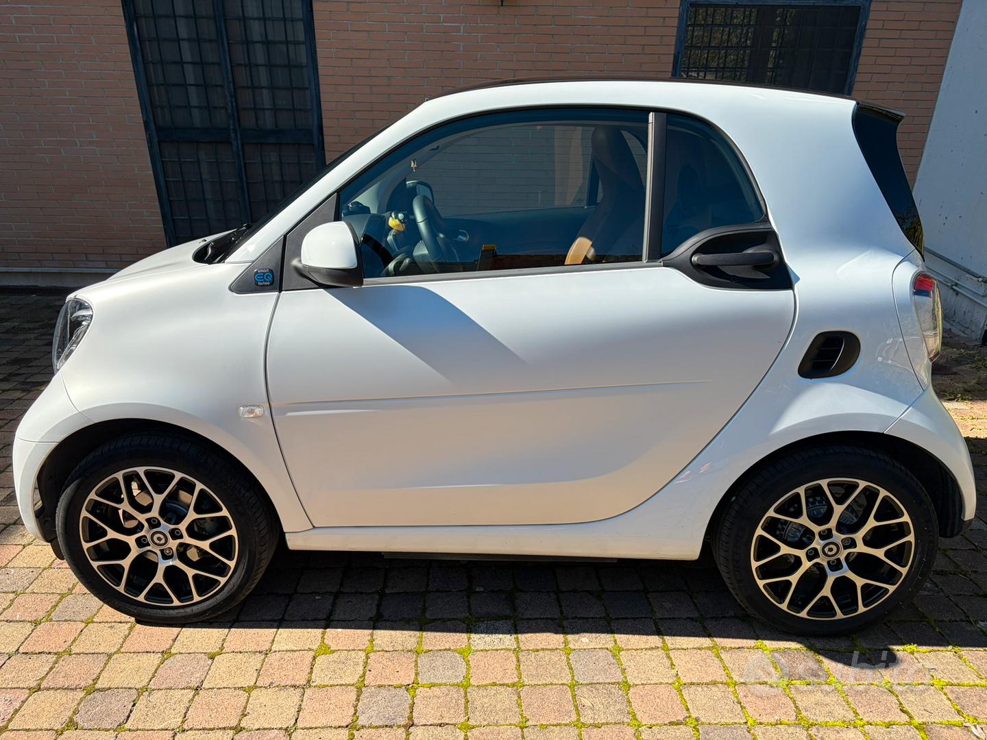 Smart Fortwo 2023 photo 2