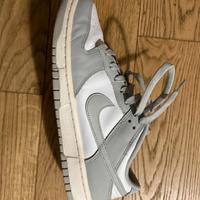 Nike Dunk Low Grigio e Bianco 40 Nuove