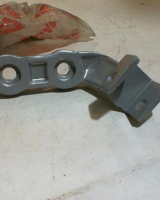 SUPPORTO PEDANA SX PEGASO 650 APRILIA AP8146040