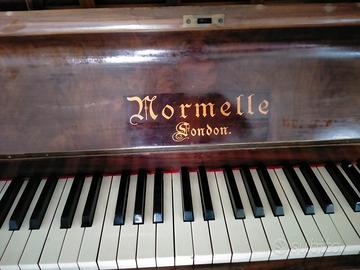 Normelle London Piano