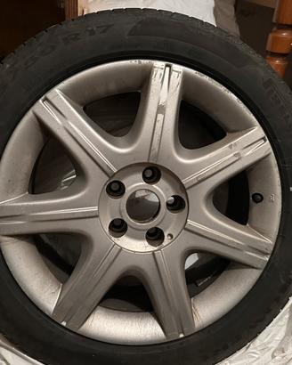 Pirelli 215/50 R17 quasi nuove 5000 km più cerchi