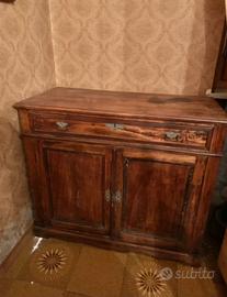 Mobile d'epoca in legno