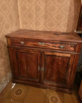 Mobile d'epoca in legno