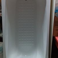 Vasca da bagno con pannelli