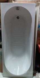 Vasca da bagno con pannelli