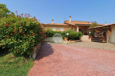 CASA SEMINDIPENDENTE A ROSETO DEGLI ABRUZZI