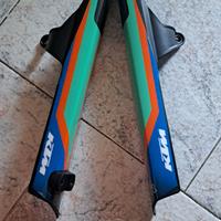 Cover paraforcella originale ktm 690 smc-r