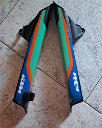 Cover paraforcella originale ktm 690 smc-r