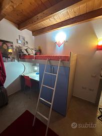 Camera completa con soppalco e armadio grande uso