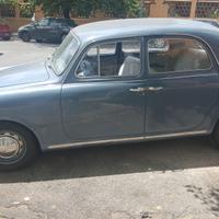 Lncia Appia serie III di colore azzurro metallizza